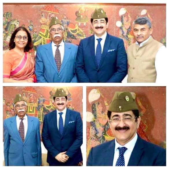 sandeepmarwah's tweet photo. Brigadier (retired) RS Chikara presented the INA cap to Dr. Sandeep Marwah now Chair for Neta Subhash Chandra Bose Forum https://t.co/FiXkdaA9qk