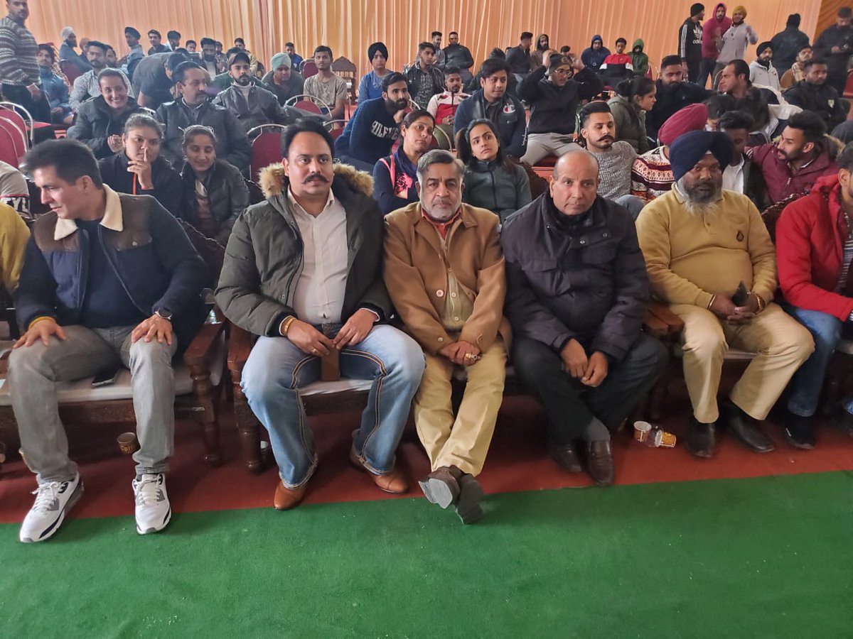 ParvinderLapran's tweet photo. Attending District Powerlifting & Benchpress Championship.
#ParvinderLapran
#HalkaAtamNagar https://t.co/qpplwHJDLs