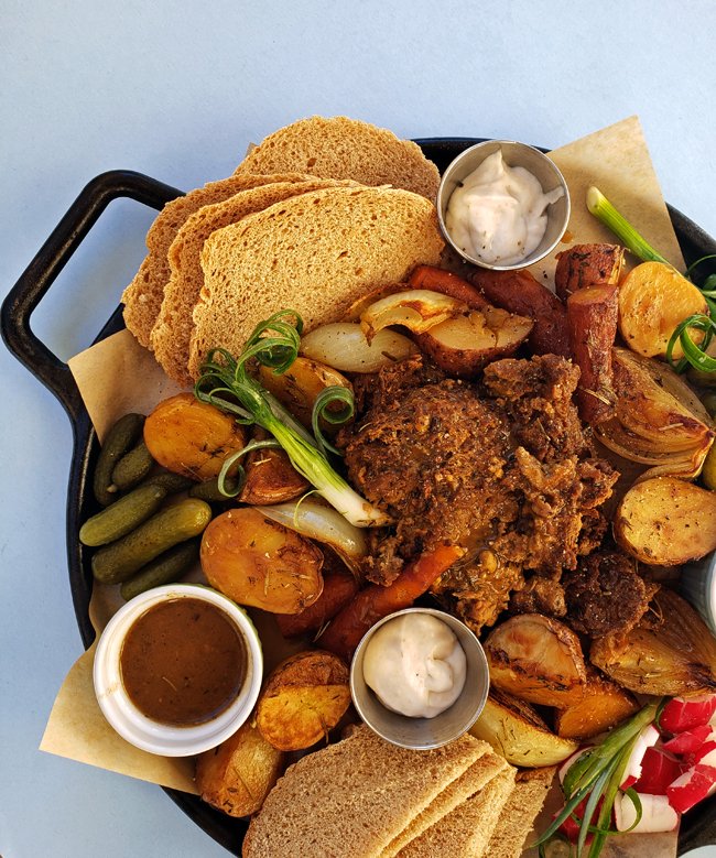 ZsuDever's tweet photo. Pot Roast Charcuterie - chickpea-seitan roast that pulls apart, plus all the fixings. https://t.co/jhv8Wgha3G #vegetarian #seitan #vegetarianism #vegan #plantbased #govegan #meatless #Veganuary2021 https://t.co/R8KC8SlvT3