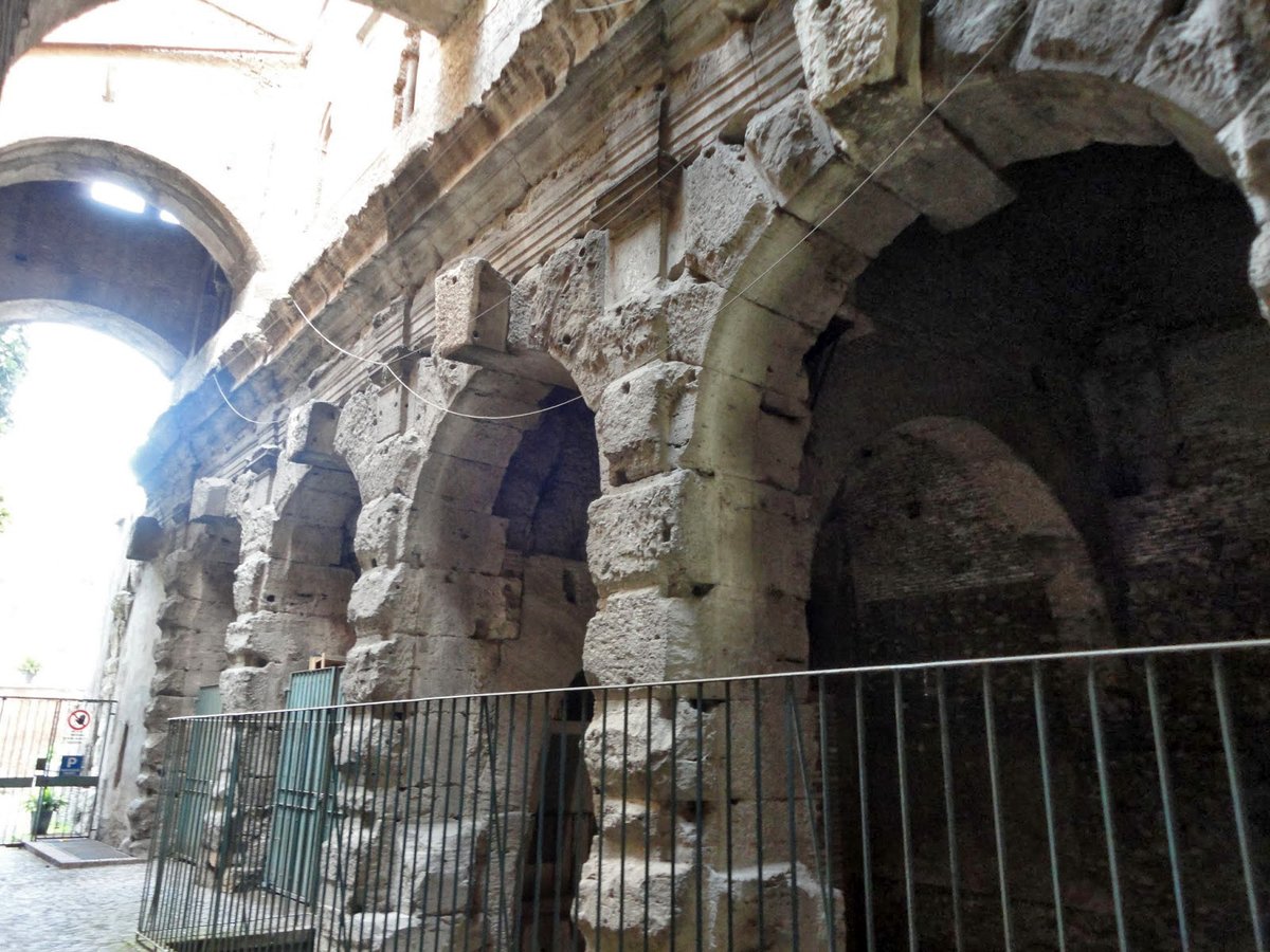 15) The arches can still be seen today under the Passionist monastery on the Caelian Hill, one of the few visible remnants of the enormous ancient complex. Tunnels through the substructures of the Claudium have also recently been mapped by Italian authorities.  #LostRome