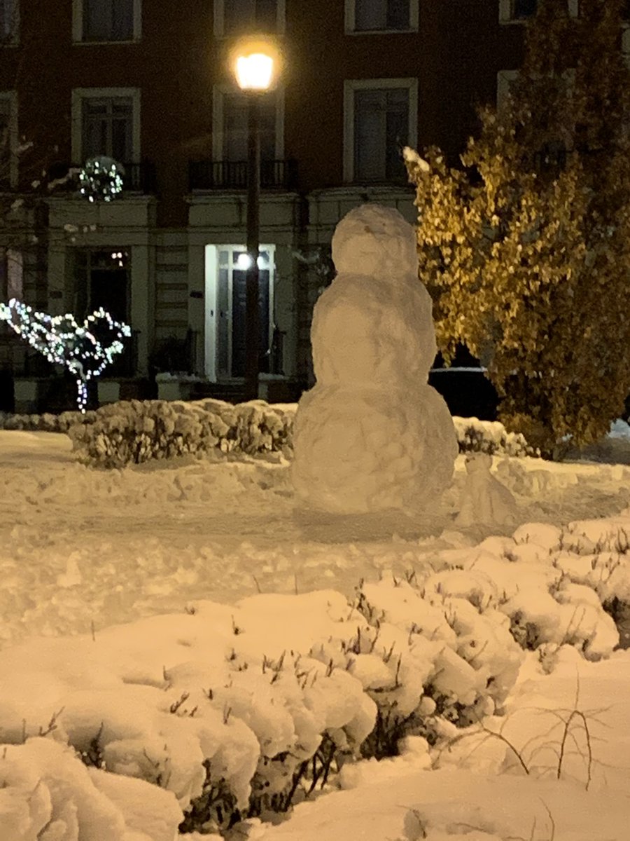 TsimiklisA's tweet photo. Here’s another cool one from my neighborhood!  #snowman #snowdog https://t.co/MqF2vmiZS1