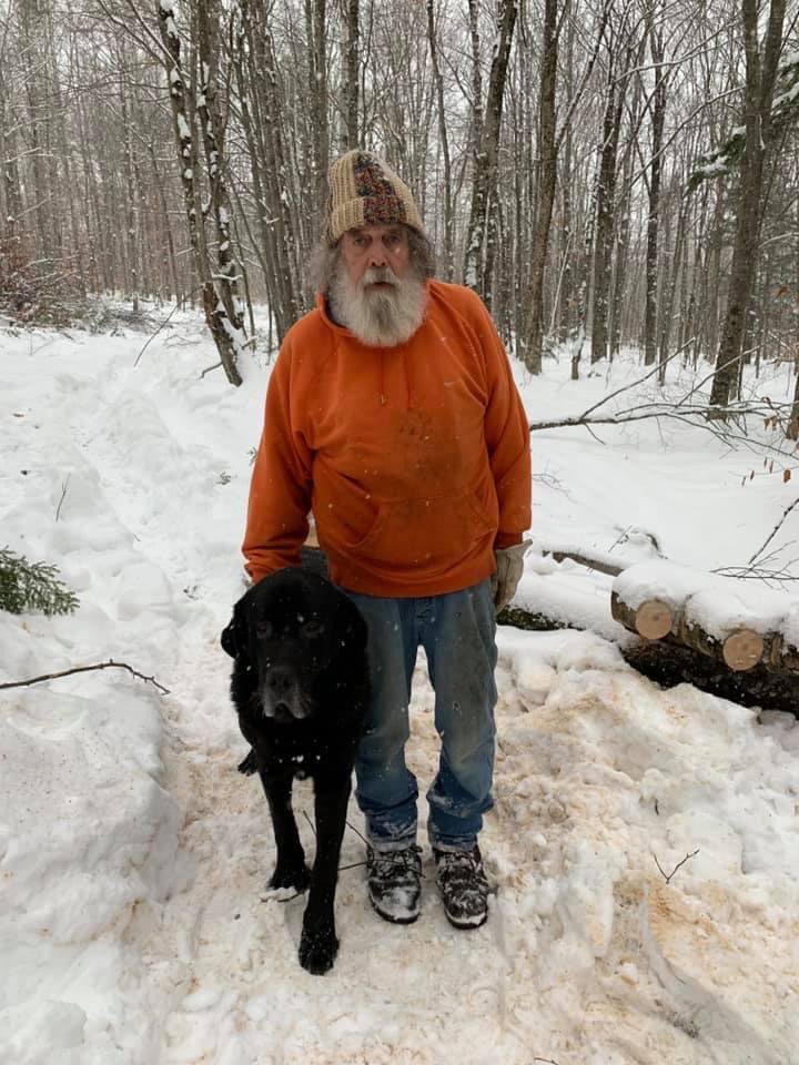 PandaTheCorgi's tweet photo. https://t.co/USNtBDDHmd
Dad lost everything including his loyal pup, Marsellus the following day.  I will be replacing his favorite teams tees!every penny helps!💔 @TheEllenShow @RedSox @NewEnglandPatr https://t.co/iwTzi2XPEc