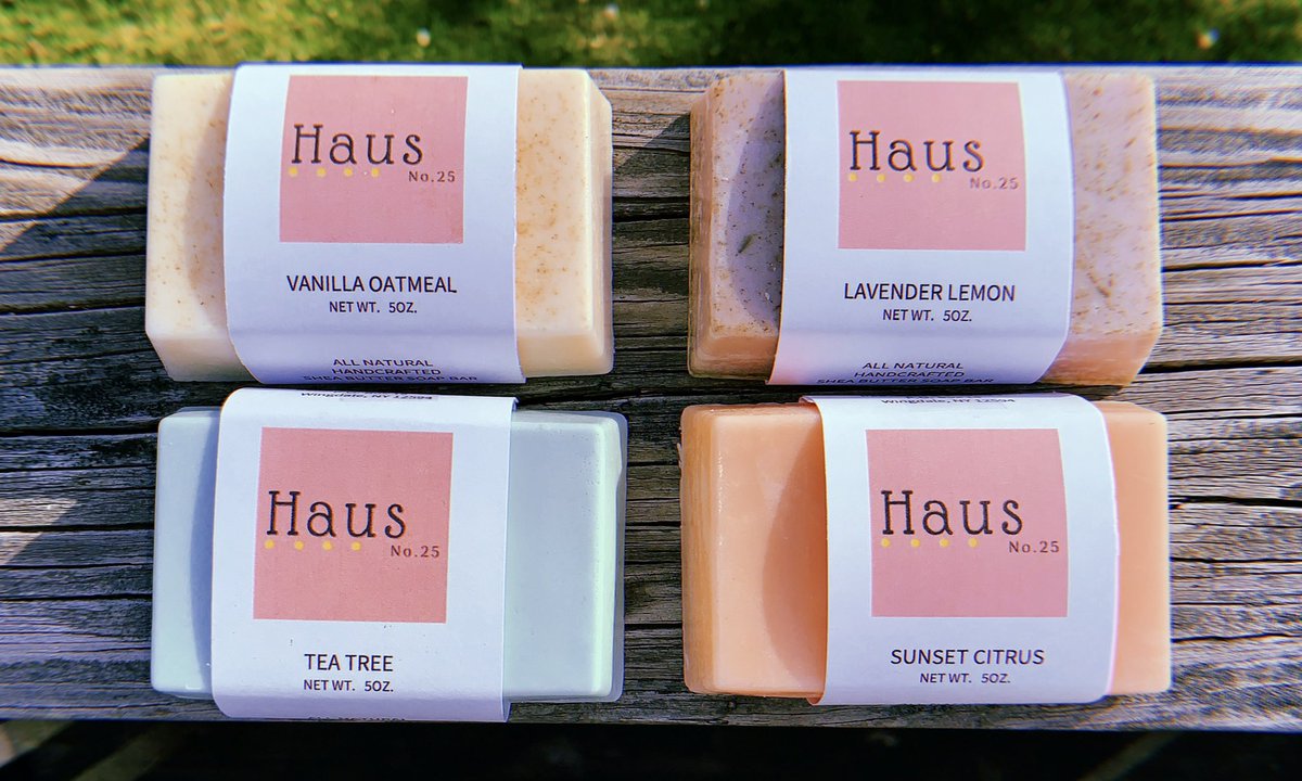 HausNo25's tweet photo. Support a black business ran by women! Haus No.25 sells handmade shea butter soaps 🧼, vegan sugar &amp; salt scrubs, all natural soy candles🕯&amp; wax cubes, milk baths, and vegan lip balms! Only organic ingredients 🌱 Ships international 🌎 IG/FB: @hausno25 https://t.co/KnRV1hY1C4 https://t.co/w6rv5X35d3