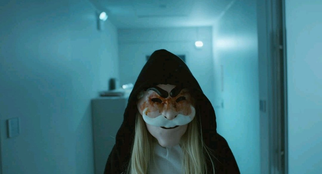 6. Mr.Robot - Words aren't enough to describe the beauty of this show. Hard-hitting performances. Beautiful writing. No hiccups whatsoever. Most underrated show to ever be made.