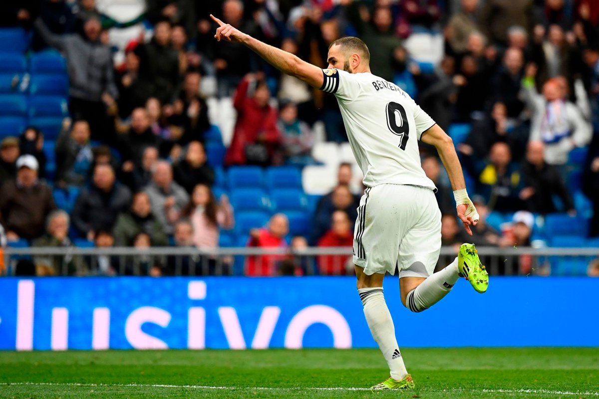 In more than 10 years, only two players have gone from being a young talent to a key player at the club. And they both had to go the hard way, where they were first lucky and then not. Where they lost the competition and then won.