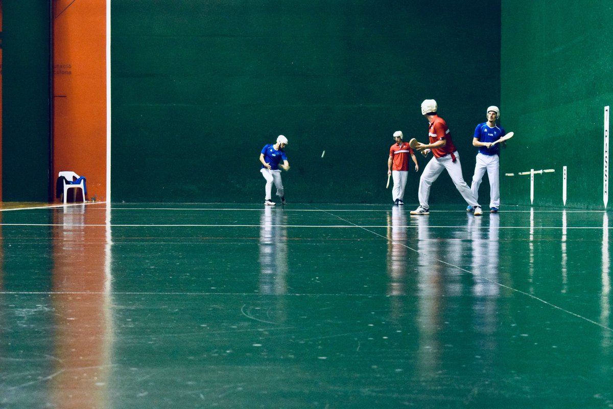 fcpilota's tweet photo. ✅💪⚾ Victòria del @CNBARCELONA  enfront del @Tenis_pamplona en la 3ª Jornada del Campionat d'Espanya de Clubs de Ferramenta de Divisió d'Honor.

➡️El conjunt cenebista s'ha imposat tant a paleta cuir com a pala curta.

#Pilota #PilotaViva #FEP36 https://t.co/Yno1uxC5yC