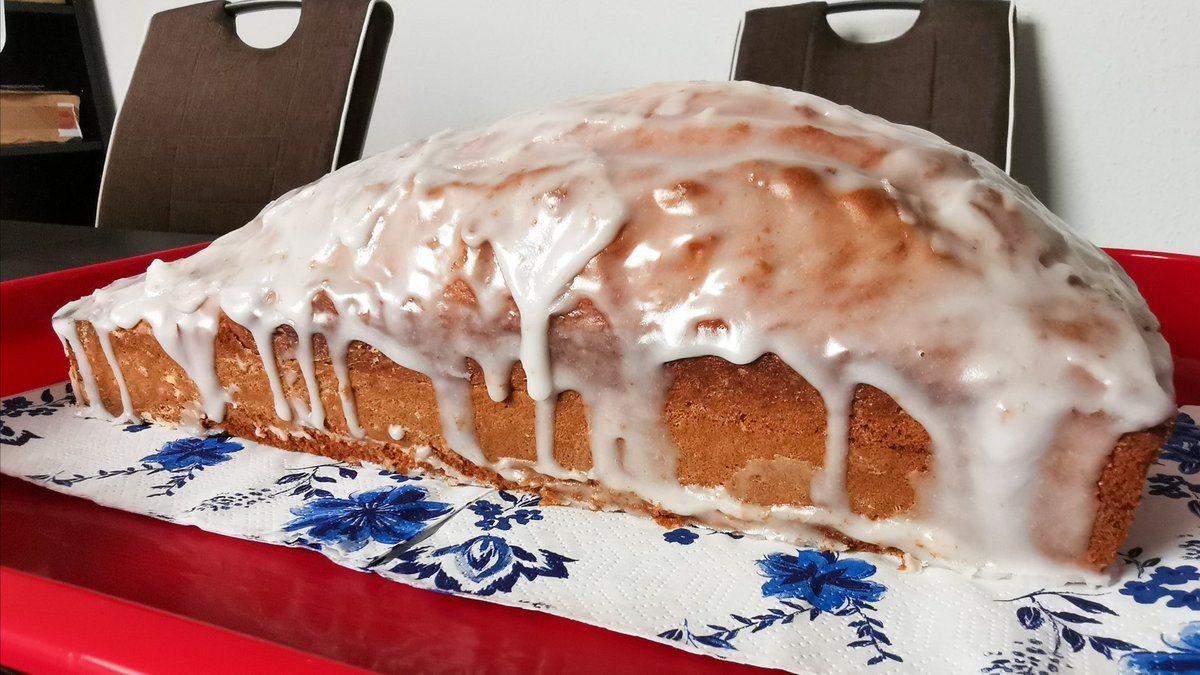 MarvinRuebhagen's tweet photo. Wie steht ihr zu Zitronenkuchen🍋 und wer hilft mir jetzt, den aufzuessen? 🤤 https://t.co/562D6zTRst