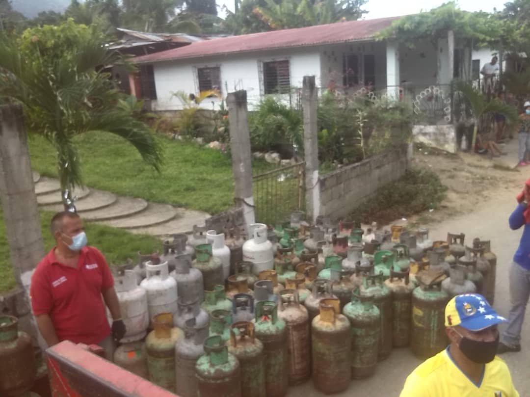 GasTrujillo's tweet photo. #23Ene Fortalecemos acciones para llevar el #GLP a las comunidades trujillanas. En articulación con la #Epsdc El Venerable, municipio Betijoque, atendimos a más de 670 familias con la distribución de Gas Doméstico en las parroquias Los Cedros, Betijoque y José Gregorio Hernández. https://t.co/odZWuo1c9M