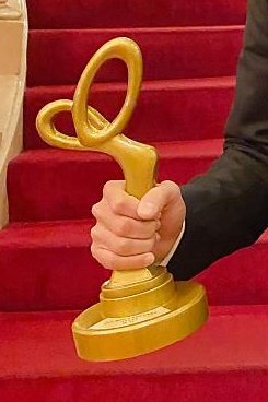 bean82925's tweet photo. 트로피 잡고 있는 손만 봐도 눈물날 것 같음, https://t.co/RnIvRn92TQ