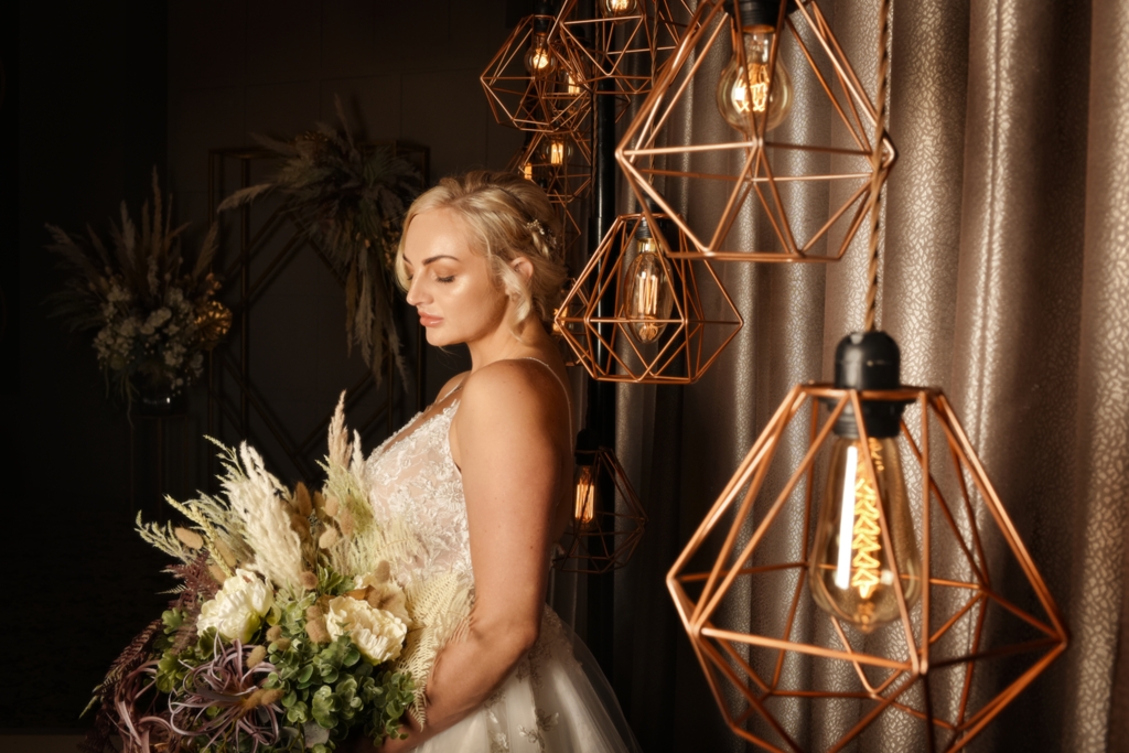 Gorgeous Gold Wedding Inspiration at Red Hall 
Images 📸  <a href="/jujuphotograph/">Julie Fortune</a> at <a href="/RedHallHotel/">Red Hall Hotel</a> 
bit.ly/3qD8WfA Lighting <a href="/PeterLockwoodDJ/">Peter Lockwood Events</a>