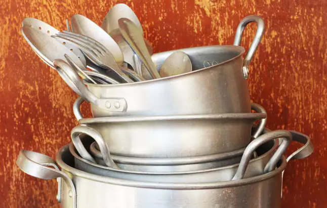 An ideal metal used for baking purposes, aluminium is the most popular metal when it comes to cooking. It has a larger than life use in the Indian kitchen and continues to play an important role in our lives