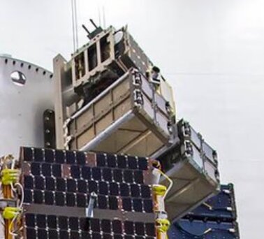 The canted small mount point at 135 deg on the upper ring is called Port 5. I am pretty sure this is GHGSat-Hugo lying on top of the  @Nanoracks dispensers for the  @SpireGlobal Lemurs. Again, blowup of  @LaunchPhoto image.