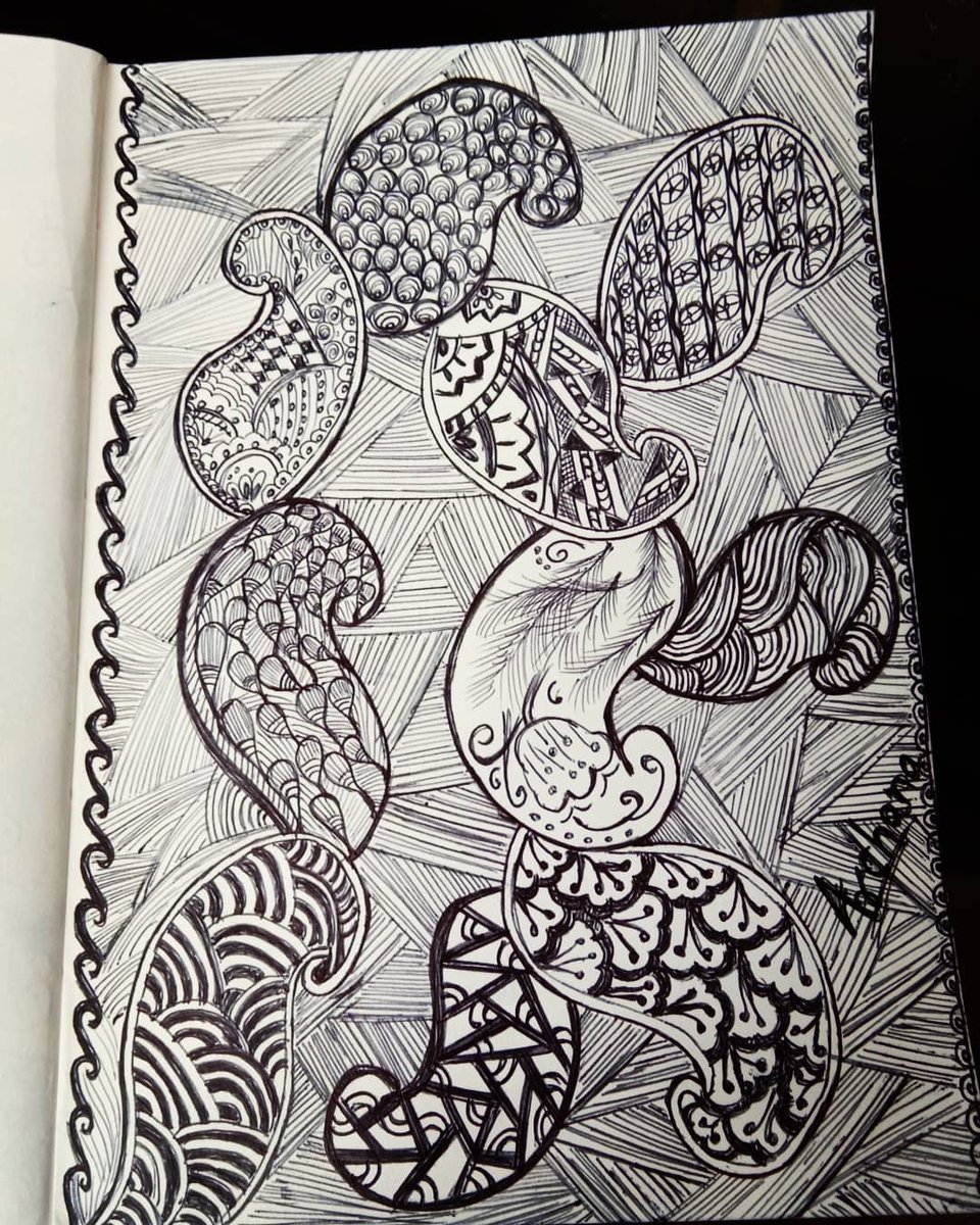 HealingArch's tweet photo. When I organize my unorganized self, oxymoron walks through my black ink.

~ Archana Sharma
    23-01-2021

#ArchieQuotes #OxymoronsAndMe #Doodling #CraftingMyPain #DoodleTherapy #JoiningDotsAndLines #UnorganizedPatterns #LostInThyself #SelfCommunication #Love #Warmth #ItsMe ❤️❤️ https://t.co/yn3ihJhbkw