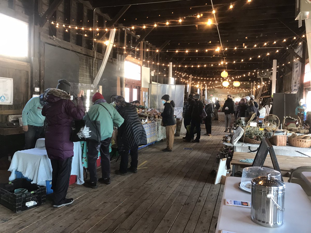 AliceKeefeNews's tweet photo. We’re at the #BathME Farmers Market this morning, talking with vendors about how they’re adapting & moving online. @WMTWTV https://t.co/cuPmhTXlJT