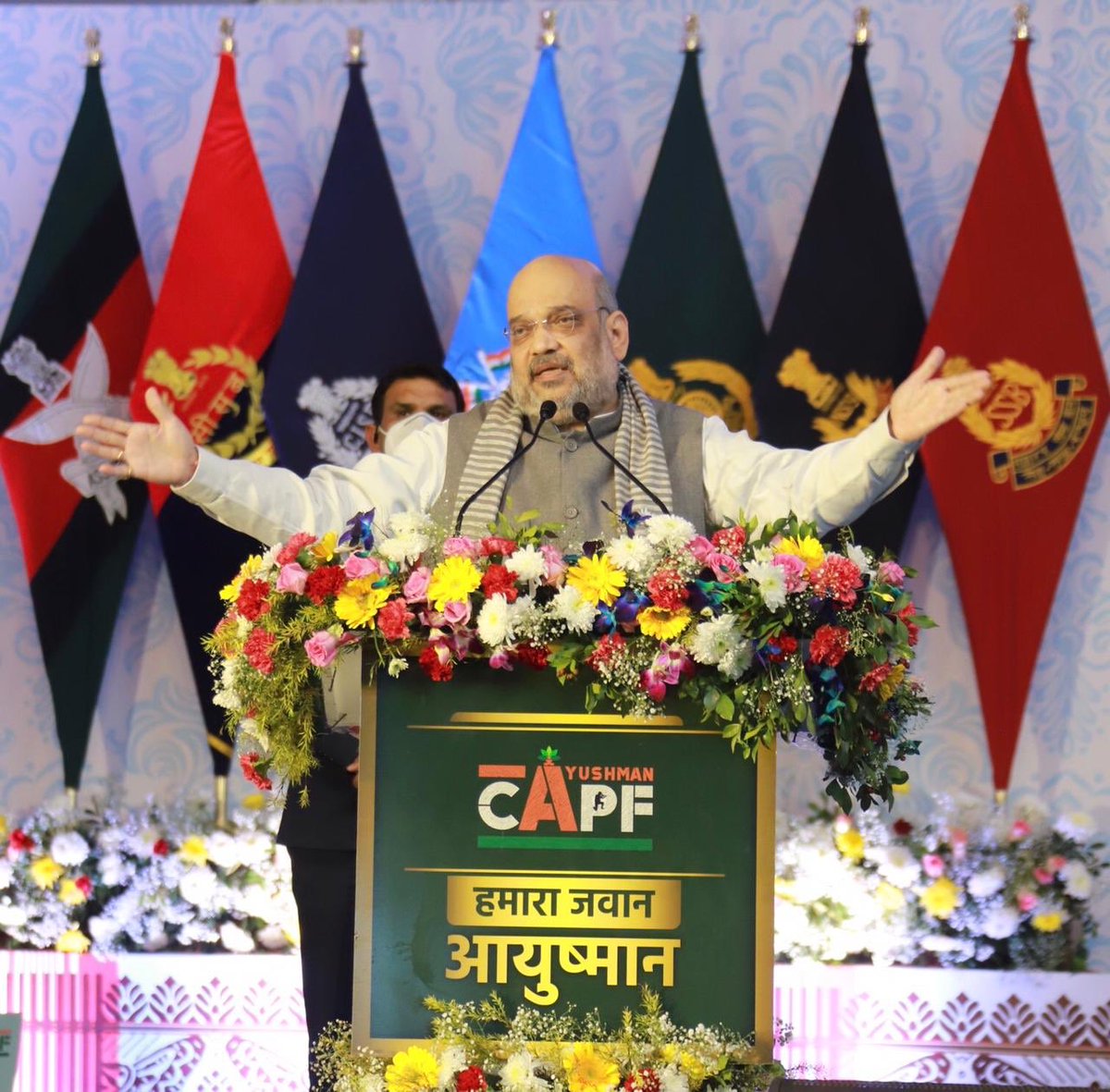 journo_jitendra's tweet image. केंद्रीय गृह मन्त्री @AmitShah ने कहा, हम यह सुनिश्चित करने की कोशिश कर रहे हैं कि प्रत्येक जवान को अपने परिवार के साथ हर साल कम से कम 100 दिन बिताने को मिलें।
अभी कुछ दिन पहले ही परिणाम आए हैं और 50,000 जवान #CAPF में शामिल होंगे।निकट भविष्य में 50,000 और जवान शामिल करेंगे।