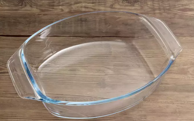 Glass might not be metal but is considered for cooking baked dishes. Due to its non-reactive properties, it’s good to use for storing or baking any food. It’s a good heat conductor, however, you must take care of high temperature as it can shatter the glass.