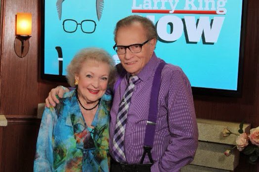 goldengirlsnews's tweet photo. We hate to hear of #LarryKing’s passing from #COVID19. Larry was a highly regarded #cnnjournalist, especially in the 1980s, when #CableNews was dominating television. His #suspenders were a big part of his persona. @kingsthings @CNN @BettyMWhite #GoldenGirls #RIPLarryKing https://t.co/uZJ8i1H4zn