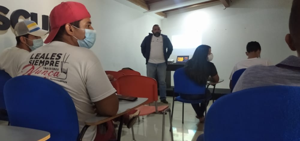 valeriapsuv's tweet photo. #FormacionJPSUVZulia 
#EraBicentenartia
@OmarPrietoGob 
@CTrompiz2 
@DamelisChavez https://t.co/6Nnc4qgsQ8