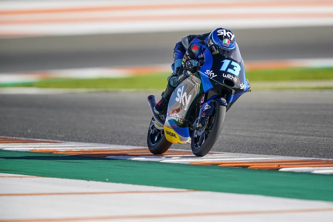 VR46RacingTeam's tweet photo. ๐ The bell rings and @CircuitValencia is calling: just 30 days left until the opening private testing session of #2021! ๐ฅ๐ช๐ธ
#Moto2 #SkyVR46Test https://t.co/BiorjtPHDo