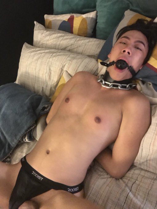 2 pic. Throwback that night I cried for daddy, we went really kinky ????
https://t.co/GM78UA94ql https://t