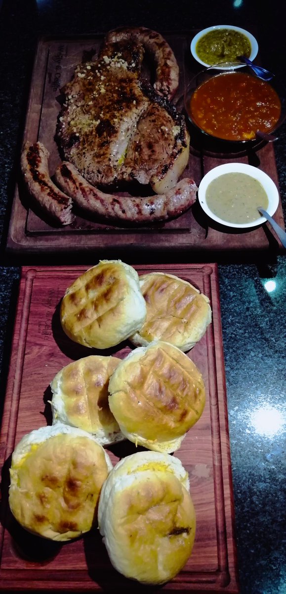 Cellie_ThisIsMe's tweet image. Pre-biffffday #plankie braai #braaivibes #birthdayboy @WellyOom @braaiplank @braaiplank @JuniperStLounge