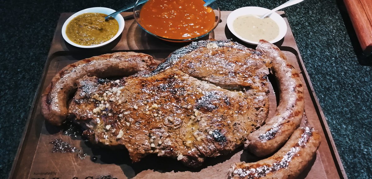 Cellie_ThisIsMe's tweet image. Pre-biffffday #plankie braai #braaivibes #birthdayboy @WellyOom @braaiplank @braaiplank @JuniperStLounge