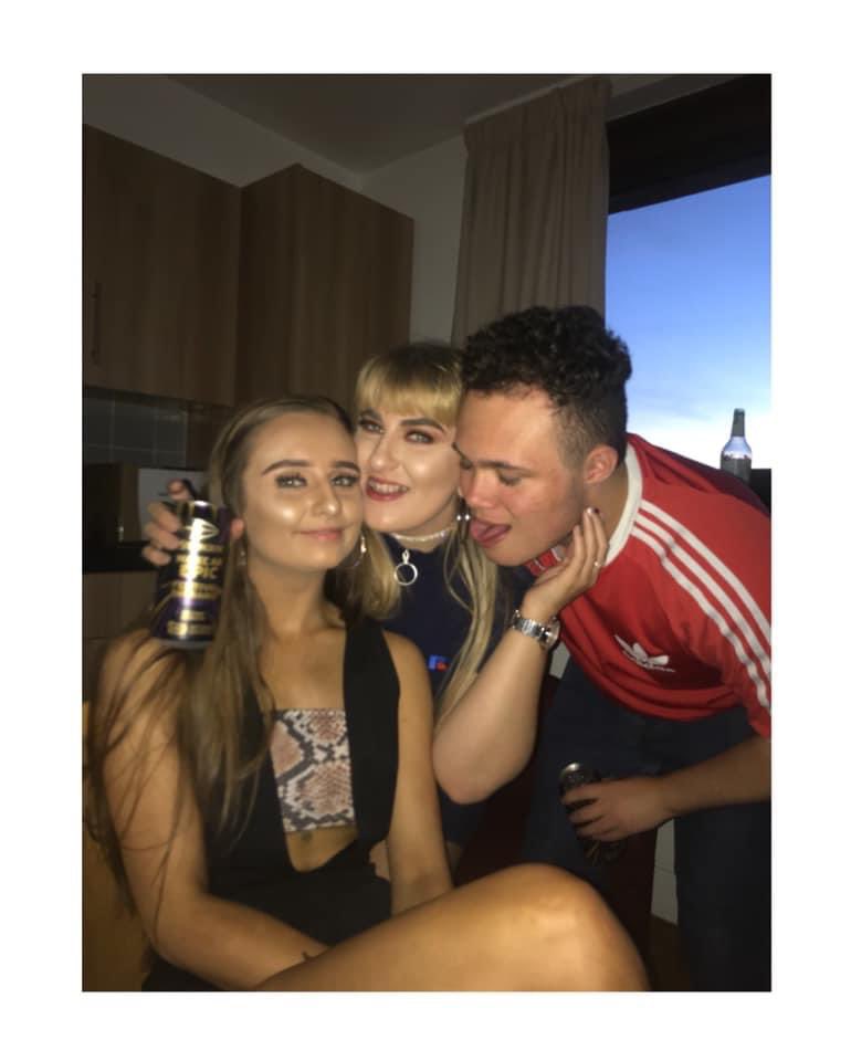 soph_marr's tweet photo. Happy birthday bestie. Hope you have had an amaze day. Missin you lots 🤍 xx @LiamHay8 https://t.co/Ckck5A4QCh