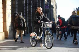Edinburgh_CC's tweet photo. What has inspired you to live and act more sustainably?  Join in the discussion and learn from others #EdinburghTalksClimate https://t.co/Amwr2KpUjA 

#NetZero2030 https://t.co/kGH71zA15j