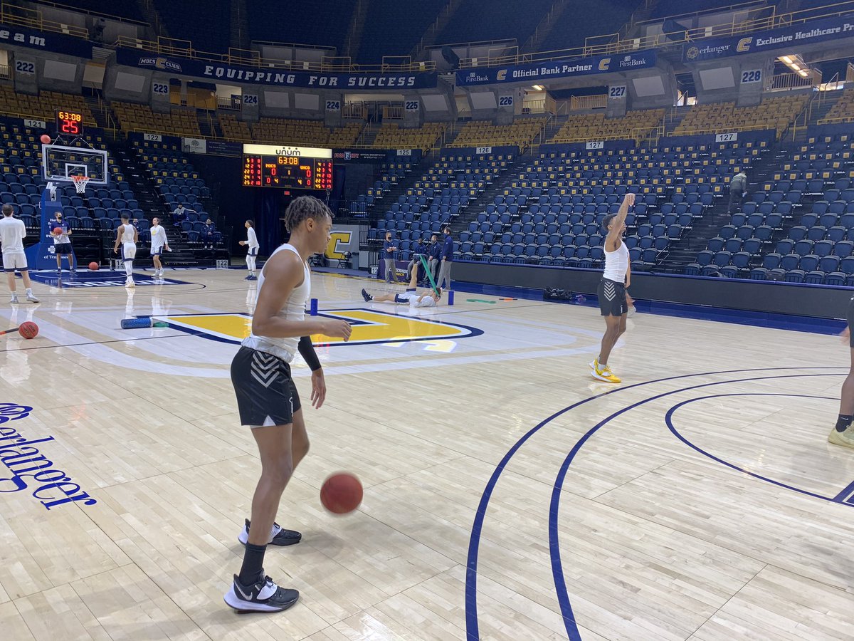 UNCGBasketball's tweet photo. About an hour away from starting here in Chattanooga, Tennessee. Excited for another challenge. Key SoCon game today. https://t.co/YIjfRjXUxg