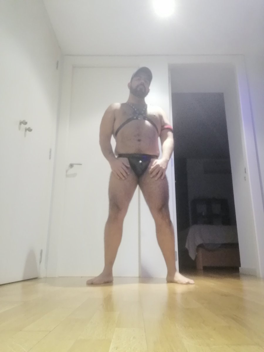 Jhonpaul311's tweet photo. En pleno cerdeo no se ve pero estoy lleno de leche 🐷🐷💦💦🐻🐻rt para que vean el video de esa noche de osos cerdacos https://t.co/zqC0f8OVSj