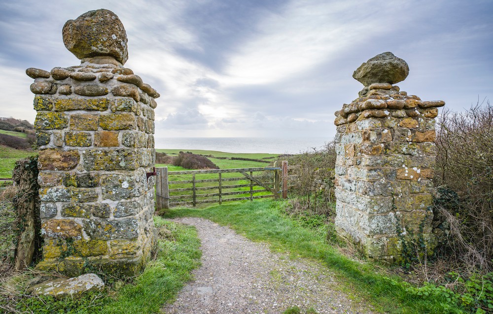 With breathtaking views like these, you can see why the #IsleofWight has been dubbed a walker's paradise!🍃

Although we cannot welcome you to the Island right now, where's the first place you'll visit when you return? 💚

#TheIslandIsWaiting #SupportIOW #IOW