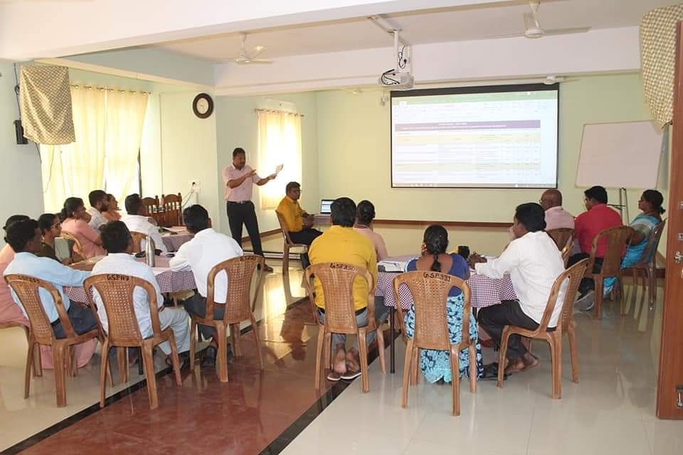 GsCein's tweet photo. Mr. Alex, M&amp;E Coordinator explains M&amp;E Frame work and Data collection methods of Economic Justice Project Phase 3 at Nagpur https://t.co/XmkH9amxZi