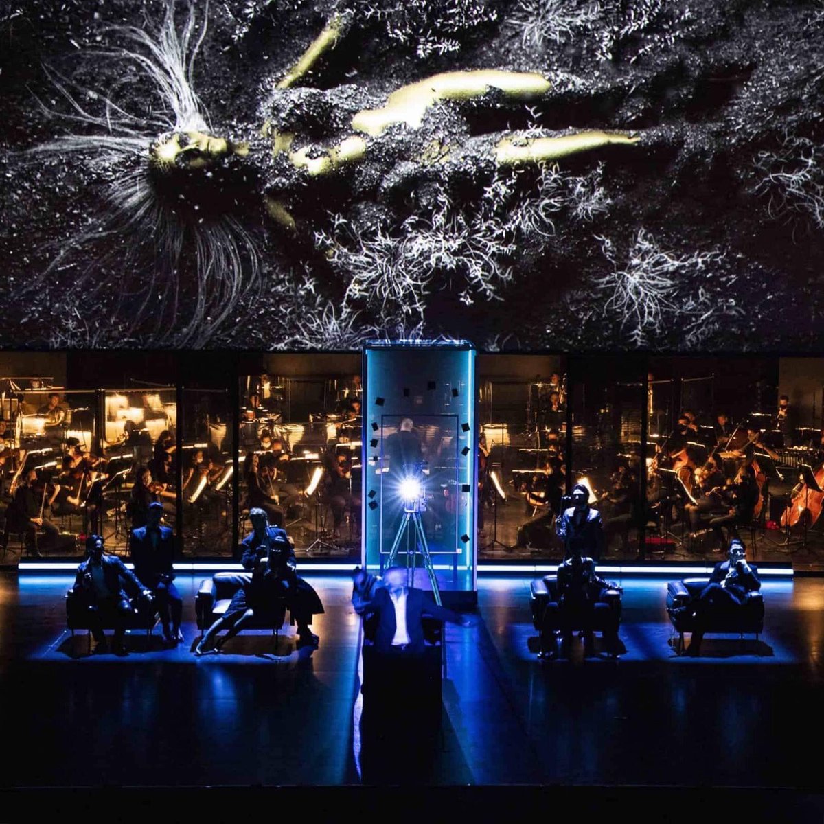 Podium 19 is a new and virtual stage through which art institutions seek to connect with their audience. Tonight they will broadcast our ‘Die tote Stadt’. The production will remain available for streaming on VRT NU for a month! 

✨bit.ly/3iMOTbS <a href="/VRT/">VRT</a> <a href="/UiTinVlaanderen/">UiTinVlaanderen</a>