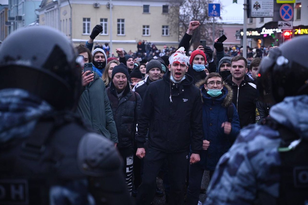 Москва против власти