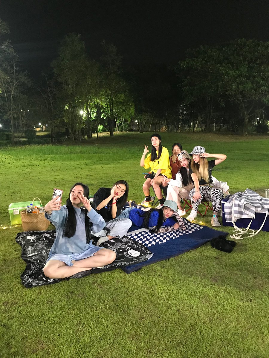 mind4eve_fans's tweet photo. ครบรอบ 1 เดือนแล้ว ยินดีด้วยนะ 💖✨ 
#4EVE #4EVEDEBUT #1monthwith4EVE #Mind4eve https://t.co/y6Tf09cg5A