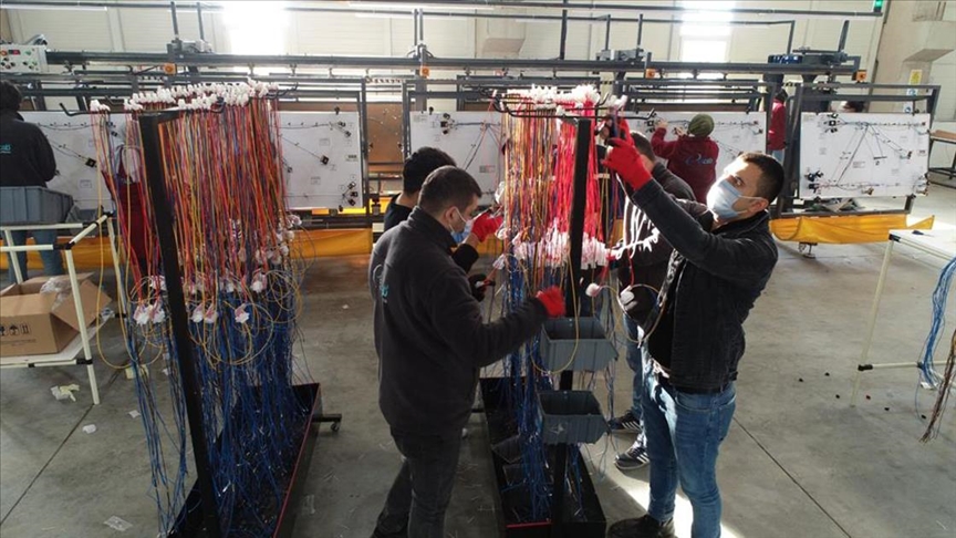 #Zonguldak'ta Eve Dönüş Projesi'nde fabrikalar açılmaya başlandı; hedef 3 yılda 15 bin ek istihdam v.aa.com.tr/2120326