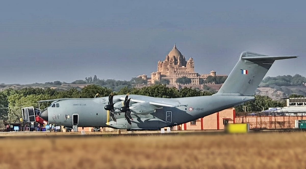 RavinSChowdhary's tweet photo. The Indian Air Force (IAF) kickstarted the first major international wargames involving its Rafale fighter jets in Jodhpur with their French counterparts.

#DesertKnight21 #Rafale #IndoFrenchEx #DesertStorm30 #airforceagerelaxation #Budget2021 #IAF #JodhpurSkies #jodhpur https://t.co/nknTeyv2qq