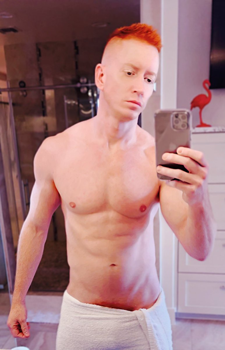 BNicholas's tweet photo. 🔥🔥🔥
#saturdayskin #gingerguys #gingernation #bulge #alphamuscle #abs #bodypositive #saturdayvibes https://t.co/h2zjOYiGxO