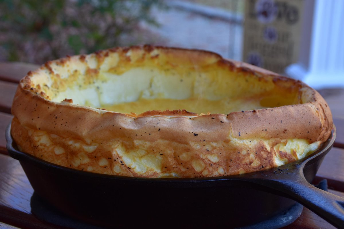 ellierozelle's tweet photo. Delicious Oven Pancakes for your winter breakfast or dinner table. 

Recipe: https://t.co/W96pf1X6Nq

#pancakes #swedishovenpancakes #scandinavianpancakes #winter #breakfast #homemade #food #baking #yummy #brunch #foodblogger #tasty #foodlover #ungspannkaka #raynedropsonroses https://t.co/9VC5xudkn0