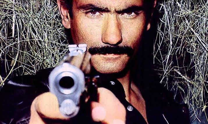 Bir Sen Mi Aşık oldun Ha Bahtımın karası 🥺