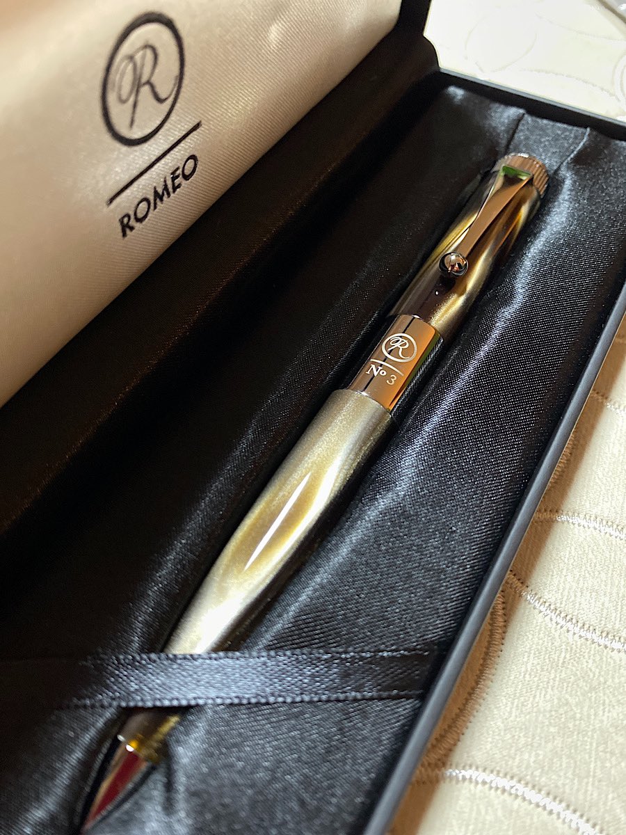 人気新品入荷 伊東屋 ロメオ No.3ボールペン 太軸 イタリアングレー