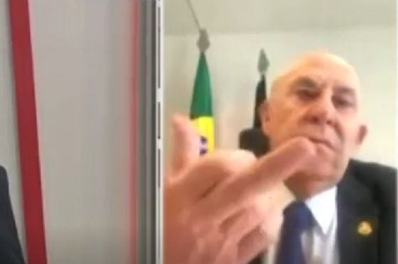 albuquerquell's tweet photo. FALTA DE RESPEITO, TENHA VERGONHA NESTA KARA, DEPOIS DE VELHO SE PASSAR PARA ISSO.. https://t.co/iAgs4Xjtwy