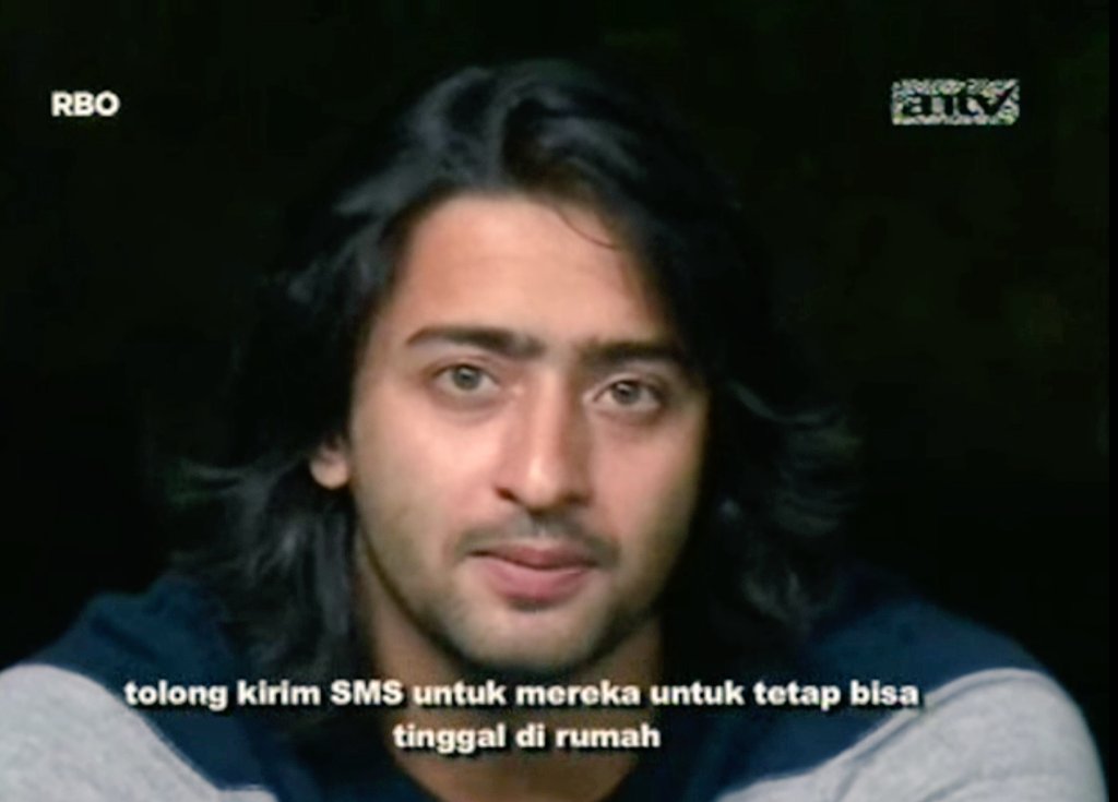 Long silky hairs, hazel brown eyes and those apple cheeks Mummy he is looking chooooo cuteeeeee  #ShaheerSheikh