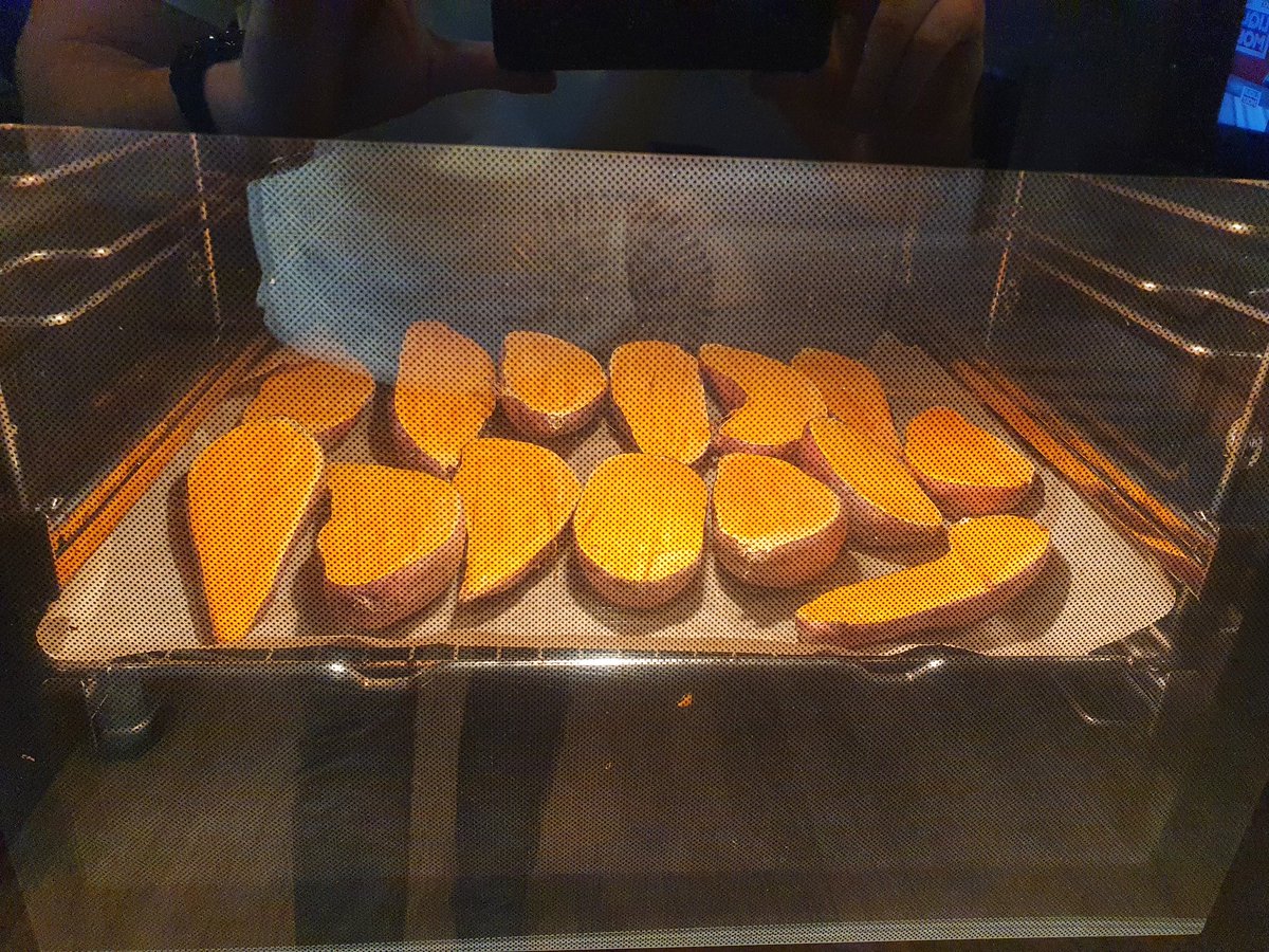 Daw_Kam's tweet photo. #bataty🥔 są spoko😀😉 https://t.co/2haTkiTpm9