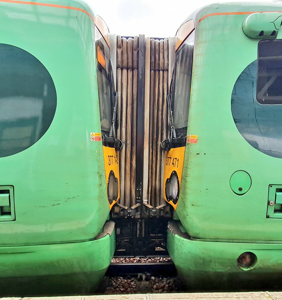  Thats the attachment process complete. We have to get it all of that done in just 4 minutes! Sorry this has been a long thread, but I wanted to get as much in as possible. If I've missed anything or you have any questions, leave a comment. #railwayfamily  #trains  #railway