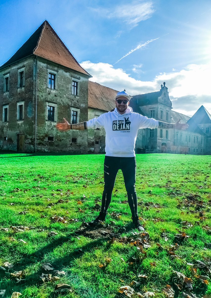 dejan_krajnc's tweet photo. Ka trbej sakšoga, ka ne ide se šetati ob Muri 😅
#visitpomurje #ifeelslovenia #visitmurskasobota #visitlendava #visitbeltinci #beltinci #mlinizakovci #otokljubezni #murskasobota #soboskojezero #avtorajh #expano #dvorecrakican #lendava #lendavskigrad #vinarium https://t.co/IGyIirVRsy