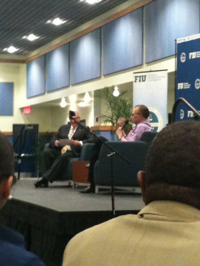 La vez que pude conocer al legendario #LarryKing en 2013...  #QEPD #LarryKingRIP #spj #sjmc #fiu