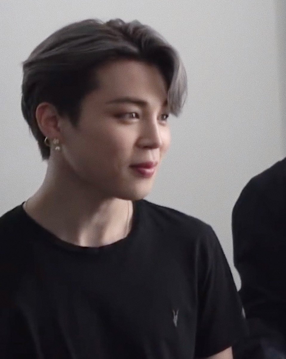 jjimvely's tweet photo. 🖤🖤🖤

#JIMIN @BTS_twt https://t.co/DPnWGyfMtQ