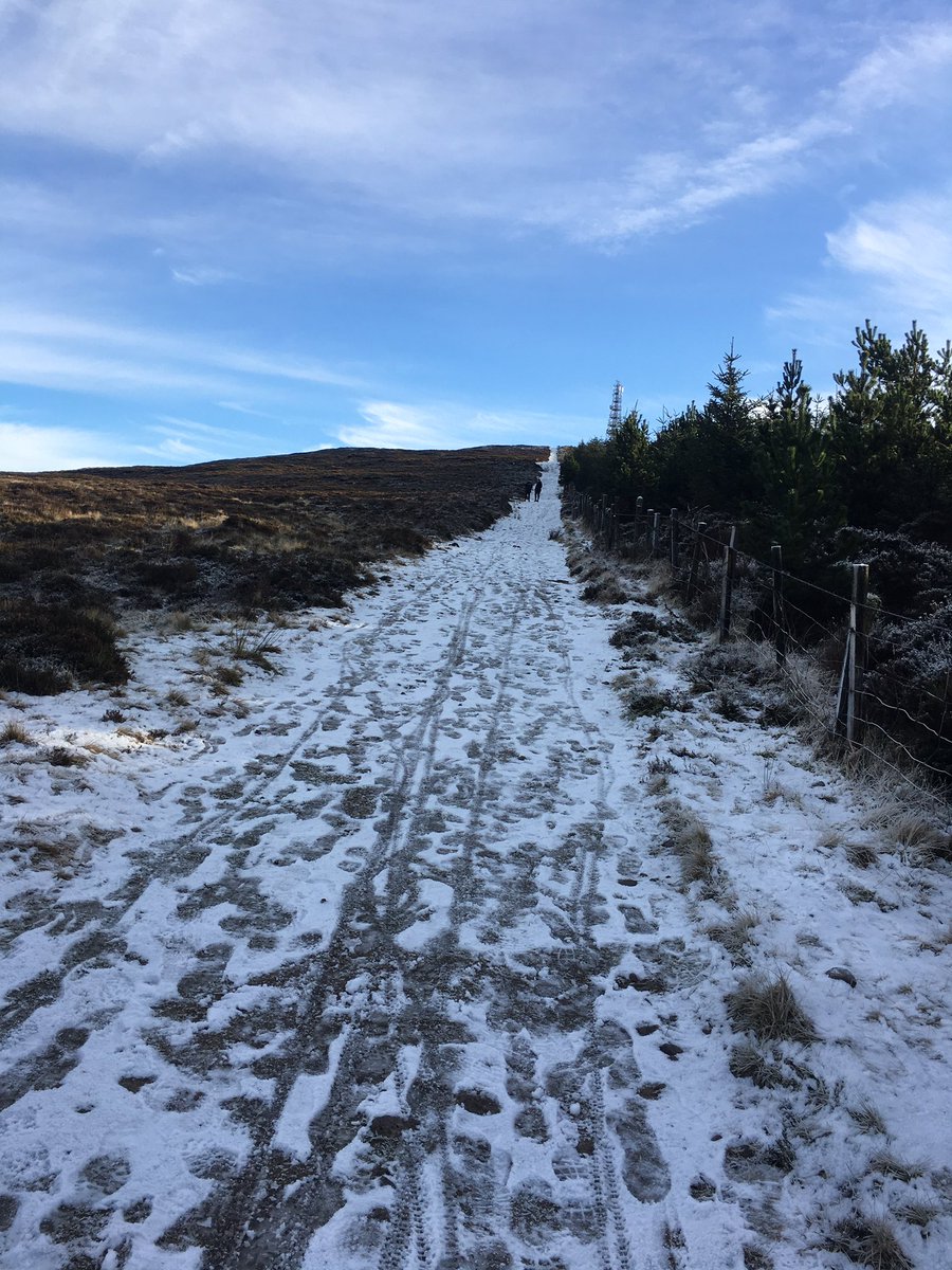 Maevequill's tweet photo. @TanneryDungarva A fine day up the Mama Rd in the Comeraghs...#within5k https://t.co/m4pQubvIXV