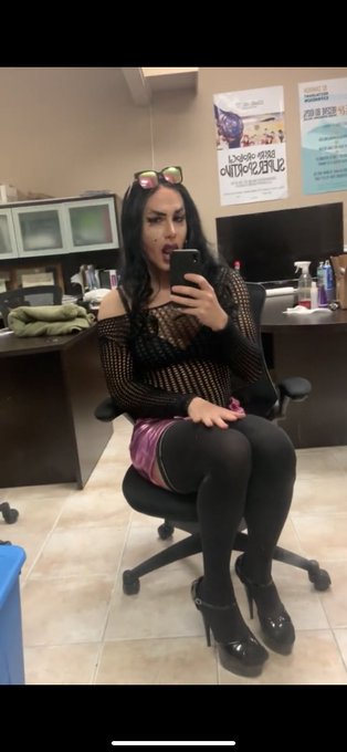 Just getting ready for a play date. #tgirl #fuckdoll #sissy #cumqueen #femboi #gay #blowjob https://t